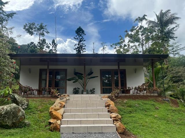 Siquirres Mountain Lodge Siqurres Da Alegria Exterior foto